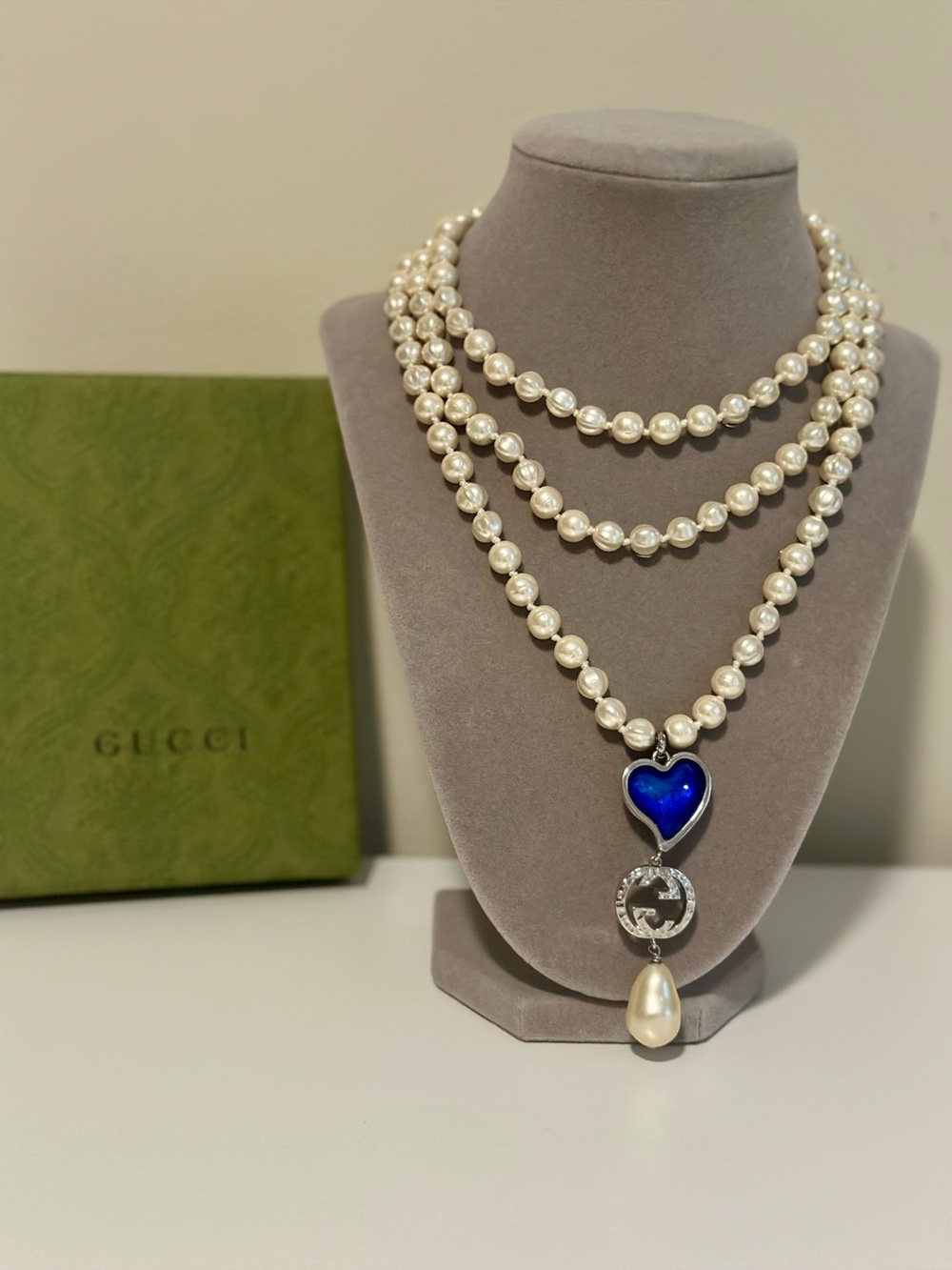 Gucci Runway Pearl Blue enamel heart GG Reversible Pendant Necklace - Picture 4 of 17